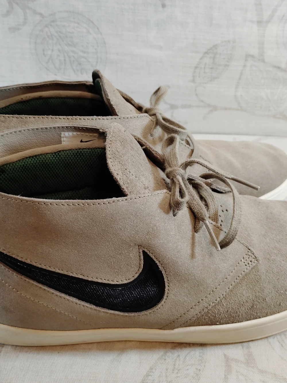 Nike Men’s  Skateboard Hybred Boots(555366-303)-Grey & Black Suede Casual Boots